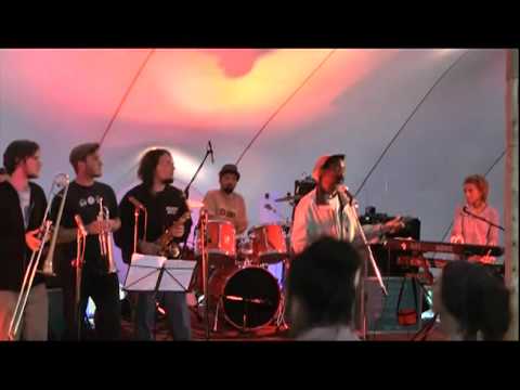 RAS PEREZ & The Reggae Ambassadubs