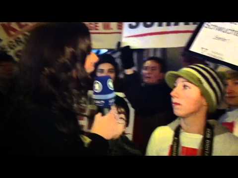 Proteste wegen Bushido bei der BAMBI-Verleihung 2011 - MDR - ARD