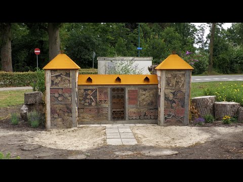 Bijenburcht mét heilige nieuw royaal onderkomen voor insecten in Aldendrielpark Mill