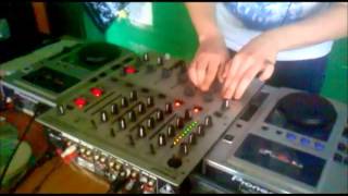 DJ NKEE Mixing 'Progressive House'