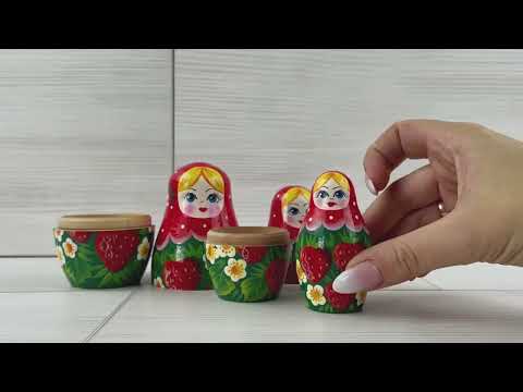 Миниатюра изображения товара Матрешка сувенирная Брестская Фабрика Сувениров Традиционные русские матрешки с клубникой / 6042