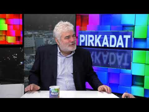 Horn Gábor az egykori gyakorló pedagógusra Vekerdy Tamásra...