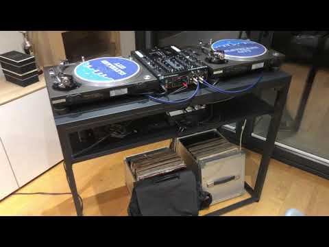 Zomo Detroit 120 DJ Stand with 1210’s and Traktor Kontrol Z2