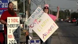 preview picture of video 'RON PAUL 2012 SIGN WAVE in Streetsboro Ohio 8/16/11'