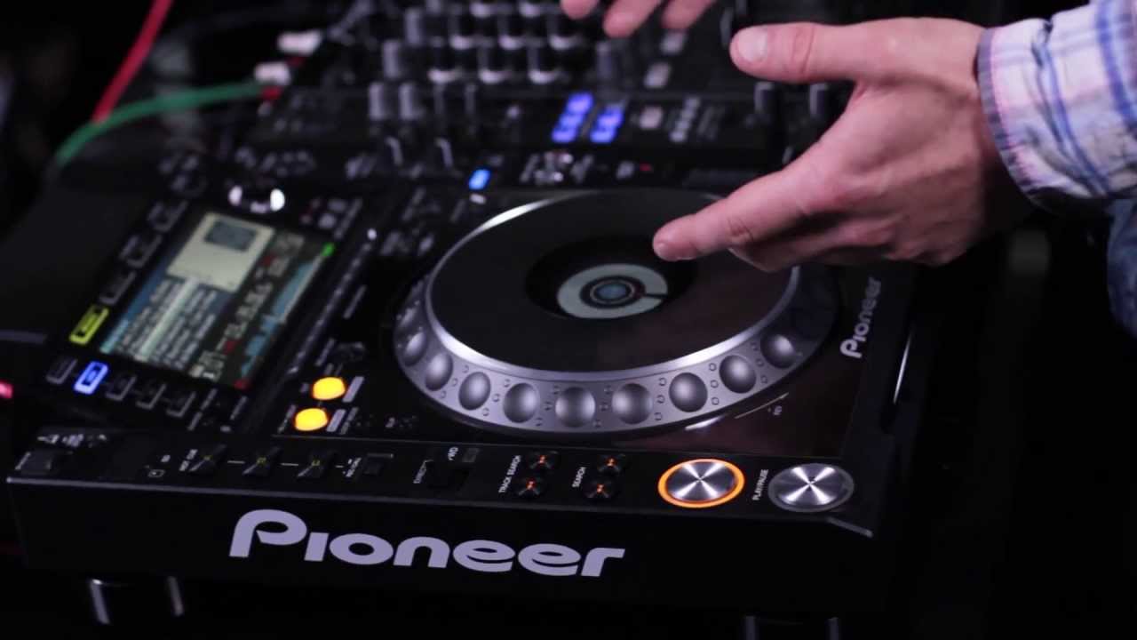 DJ tip 2: How to make any CDJ have a hot cue - DJ Expo 2013 - YouTube