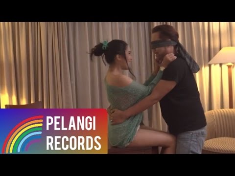 Angkasa - Biarlah Bulan Bicara  (Official Music Video)