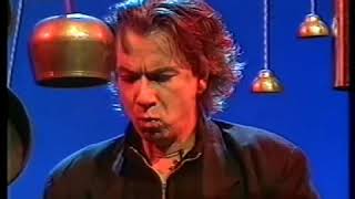 Solo Percussion Theater von und mit Harald Weiss, 4/4