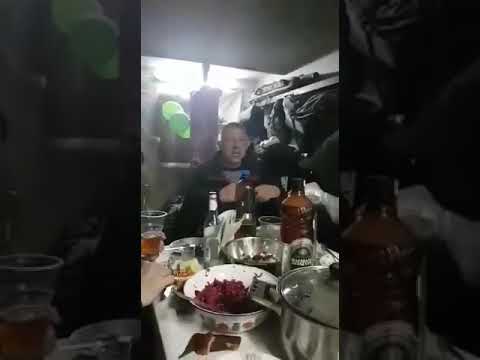 Анекдот. Что мы из-за четырёх рублей снова воевать будем?...