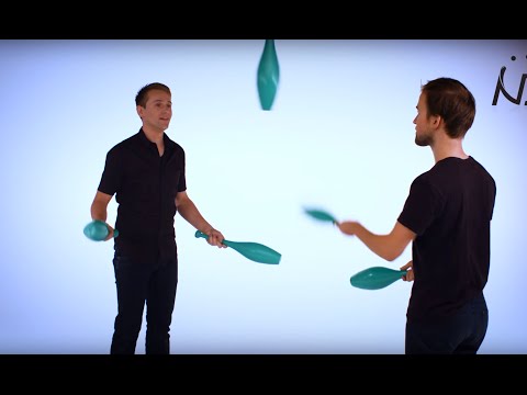 How to pass 6 clubs, Juggling Tutorial on Club Passing