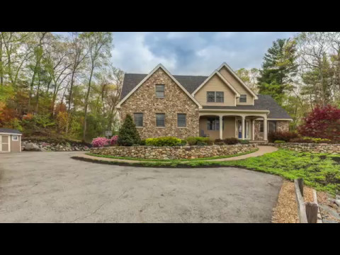 73 Essex St, Middleton MA - Michael Barrett - Tel 781-910-3104