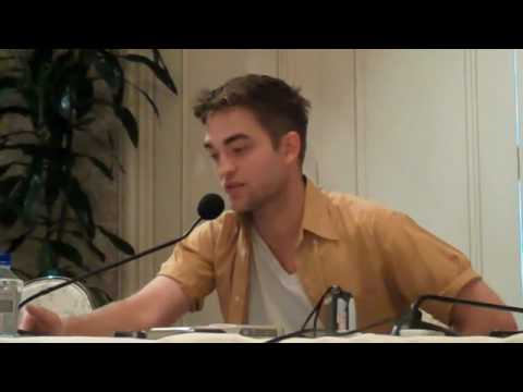 Robert Pattinson tells truth about his relationship with Kristen Stewart.