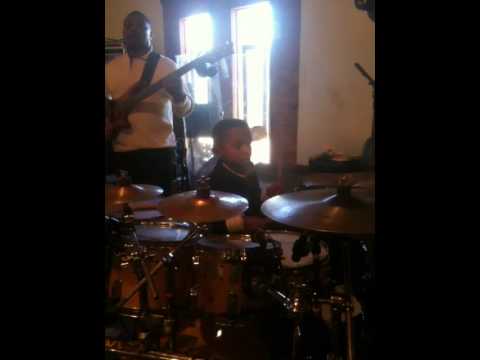 5-Yr Old Prodigy Christopher Lockett on Drums