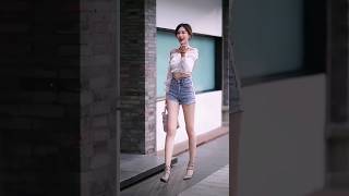 beautiful Chinese street girls #beautiful #chinese #street #girls