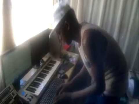 MOSANKIE in studio ko sosha MAKING LOLLIE,S BEAT