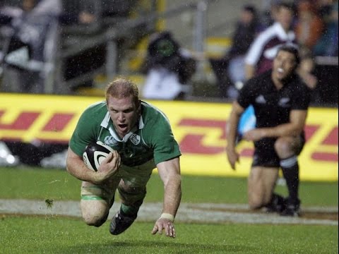 Paul O'Connell Romps through The All Black defense to score