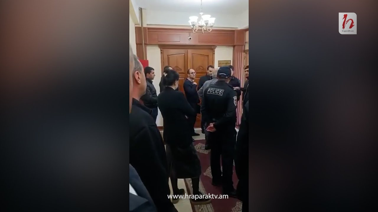 Իրավապահները կրկին Գյումրու քաղաքապետարանում են. գործողություններ են իրականացնում