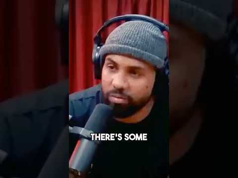 Joe Rogan's Take on the Moon Landing Conspiracy Theory #youtubeshorts #podcast #jre