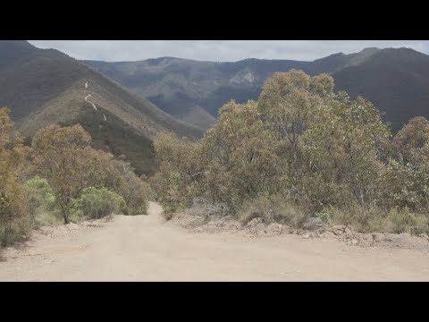 Long 4x4 Climb in Australian High Country (VIC)