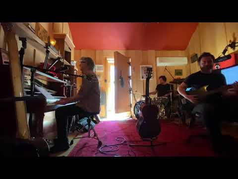 Neil, Liam and Elroy Finn - Better Be Home Soon (live from home)