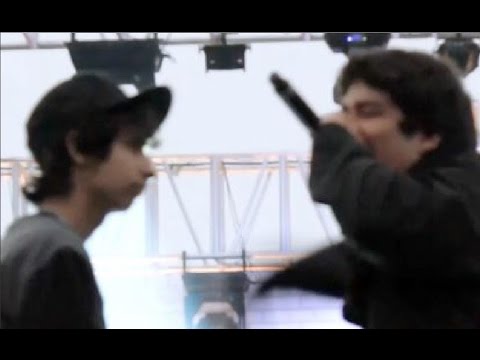 Gasper vs Audaz - Octavos - Red Bull Batalla de los Gallos Perú 2014 (1080p)