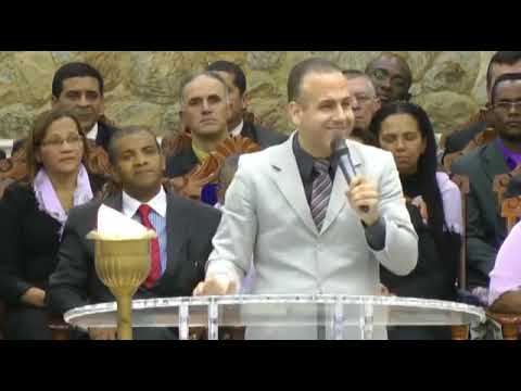 Pr. Márcio Farias - O cavalo prepara-se para o dia da batalha, mas a Vitória vem do Senhor!