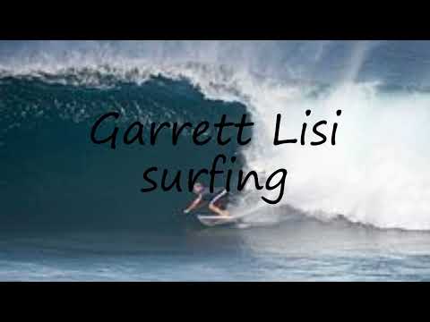 How to pronounce Garrett Lisi surfing in English?
