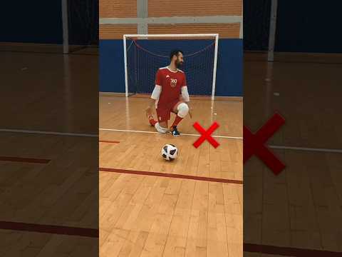 Tips 1 vs 1 futsal goalkeeper -  DON'T DO THIS #gk #goalkeeper #soccer