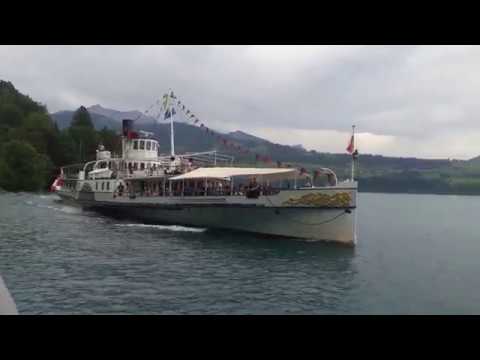 Dampfschiff Blümlisalp; Anlegen in der Beatenbucht