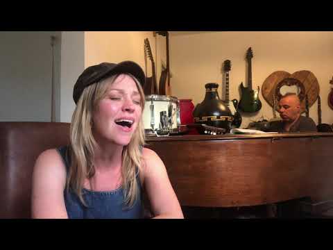 Annique covers #BeeGees #StayinAlive #Covid19