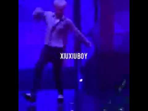 SHAKE- XIUMIN SOLO STAGE😍😍EXO 엑소 CBX❤️️ Magical Circus in Nagoya D1.