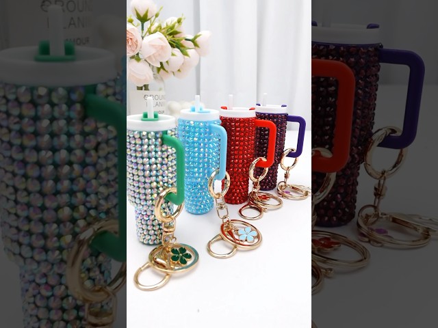 Vídeo relacionado con Homoyoyo 2piezas Decorativo Forma De Regla De Accesorio Práctico Para Claves y Bolsos Dorado