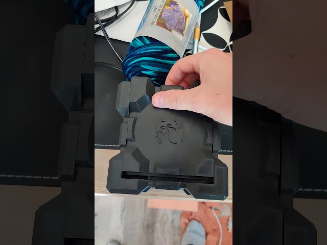 Vídeo relacionado con Tolesum Caja de Cartas para MTG, Card Deck Box para 100+ Cartas con 2 Pantallas Commander, Magnetic Flip Box con Cuero de PU para Cartas de Magic Commander TCG - Púrpura