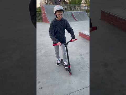 First whip! 🤩 Smuf stunt scooter school 🛴 #scooterschool #short