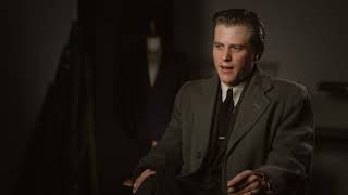 The Outfit (2022) Johnny Flynn Full Interview video