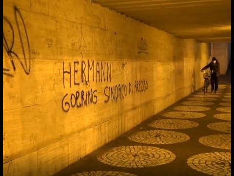 Arezzo, scritta di stampo nazista nel sottopasso di Via Veneto