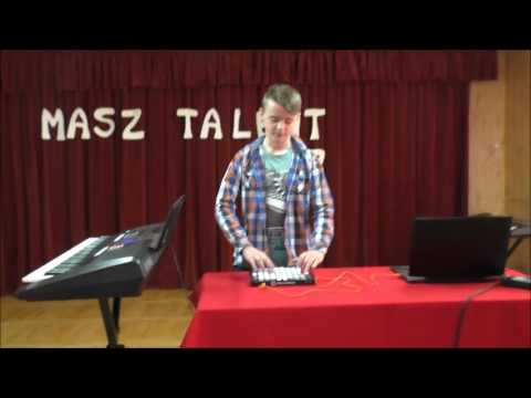 2017 04 25 III Masz Talent w Chłopicach występ Patryka Burego