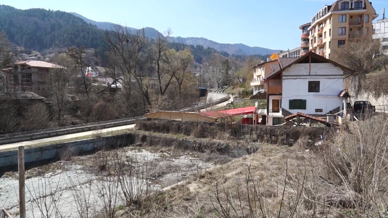Девин прави обществен басейн с минерална вода за жителите си