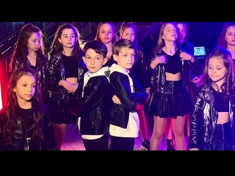 Răzvan Cataraga & Danny Grecu (TiGi Academy) - Hey DJ (CNCO, Yandel)