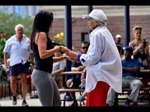 Downtown Chicago, IL -- Walking Tour -- The Navy Pier