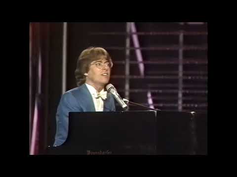1983 France: Guy Bonnet - Vivre (8th place at ESC in Munich/Germany)