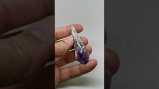 بلورة طبيعية  من حجر الجمشت (الاماثيست) الخام 25جم  G11401