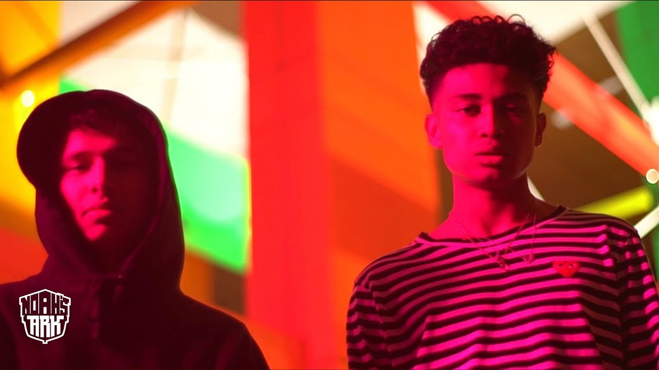 включи песню is