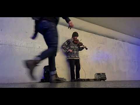 Dowd's Favourite. Irish reel. Fiddle with loop pedal