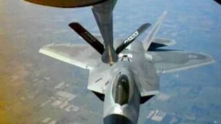 preview picture of video 'Refueling F-22 Raptor'