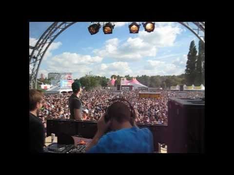 iTraxx vs Orpheuz @ Laundry day (Boink boink Stage)