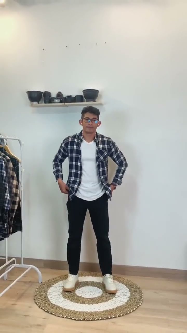 Kemeja flanel: temani hari-harimu dengan gaya yang nyaman dan stylish! 🌟👕