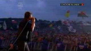 Kaiser Chiefs Perform Oh My God Live Glastonbury 2007