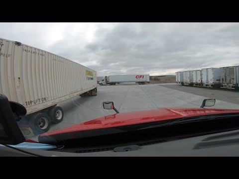 Watching other truckers backing. Rookie Trucking Life.