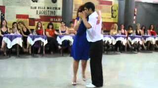 Che Cetin y Alicia Pons.