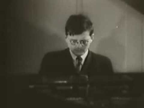 Shostakovich works on his piano trio, op. 67 (1944)